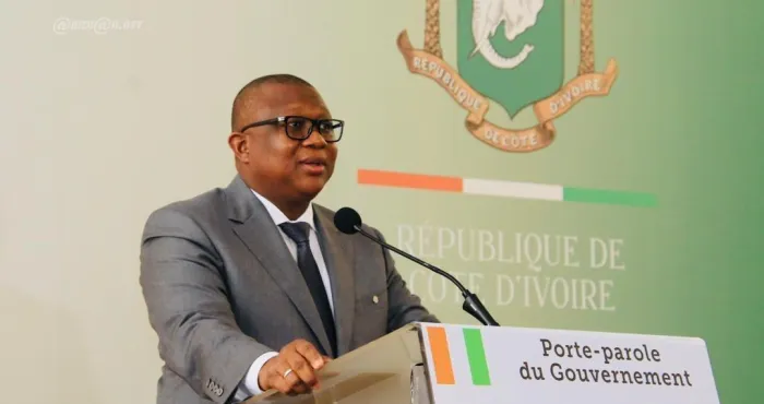 reseaux-sociaux-pourquoi-le-gouvernement-veut-mettre-de-lordre